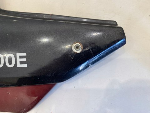 SUZUKI GSX 400 E 80-87 BOK BOCZEK OWIEWKA PLASTIK WYPEŁNIENIE SUZUKI GSX 400 E 80-87 BOK BOCZEK OWIEWKA PLASTIK WYPEŁNIENIE