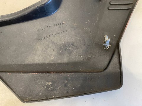 SUZUKI GSX 400 E 80-87 BOK BOCZEK OWIEWKA PLASTIK WYPEŁNIENIE SUZUKI GSX 400 E 80-87 BOK BOCZEK OWIEWKA PLASTIK WYPEŁNIENIE