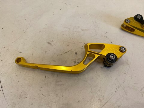 SUZUKI RF 900 R 94-99 900R KLAMKI ZŁOTE KPL X2 DŹWIGNIA SPRZĘGŁA HAMULCA SUZUKI RF 900 R 94-99 900R KLAMKI ZŁOTE KPL X2 DŹWIGNIA SPRZĘGŁA HAMULCA