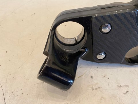 SUZUKI RF 900 R 94-99 900R PÓŁKA GÓRNA ZAWIESZENIA UCHWYT MOCOWANIE LAG SUZUKI RF 900 R 94-99 900R PÓŁKA GÓRNA ZAWIESZENIA UCHWYT MOCOWANIE LAG