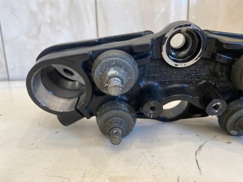 SUZUKI RF 900 R 94-99 900R PÓŁKA GÓRNA ZAWIESZENIA UCHWYT MOCOWANIE LAG SUZUKI RF 900 R 94-99 900R PÓŁKA GÓRNA ZAWIESZENIA UCHWYT MOCOWANIE LAG