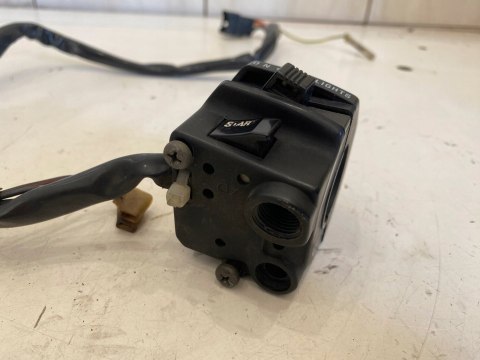 SUZUKI RF 900 R 94-99 900R PRZEŁĄCZNIK ŚWIATEŁ WŁĄCZNIK STARTER SUZUKI RF 900 R 94-99 900R PRZEŁĄCZNIK ŚWIATEŁ WŁĄCZNIK STARTER