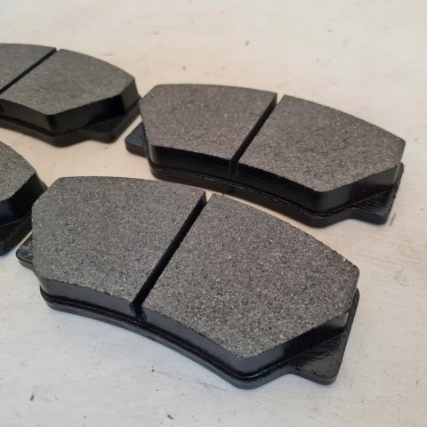 FORD TRANSIT 85-92 KLOCKI HAMULCOWE BRECK 21141 00 701 00 FORD TRANSIT 85-92 KLOCKI HAMULCOWE BRECK 21141 00 701 00