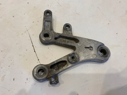HONDA CBR 929 RR FIREBLADE 00-02 SC44 UCHWYT MOCOWANIE SETA PODNÓŻKA PRAWY HONDA CBR 929 RR FIREBLADE 00-02 SC44 UCHWYT MOCOWANIE SETA PODNÓŻKA PRAWY