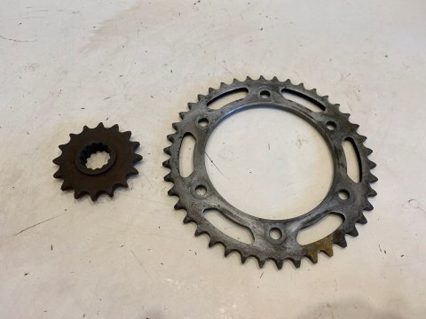 HONDA CBR 929 RR FIREBLADE 00-02 SC44 ZĘBATKI NAPĘDOWE ZĘBATKA PRZÓD TYŁ