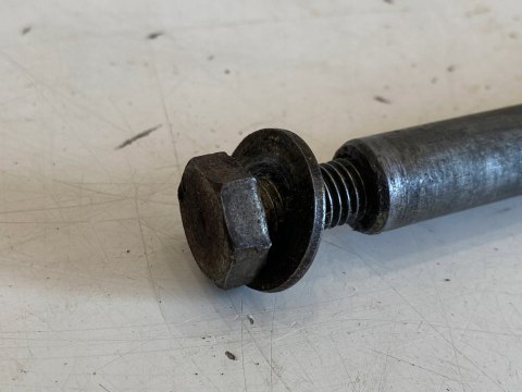 CAGIVA W8 125 OŚ OŚKA PRZEDNIEGO KOŁA PRZÓD CAGIVA W8 125 OŚ OŚKA PRZEDNIEGO KOŁA PRZÓD