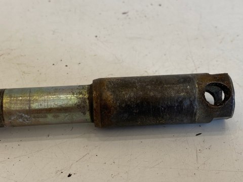 CAGIVA W8 125 OŚ OŚKA PRZEDNIEGO KOŁA PRZÓD CAGIVA W8 125 OŚ OŚKA PRZEDNIEGO KOŁA PRZÓD
