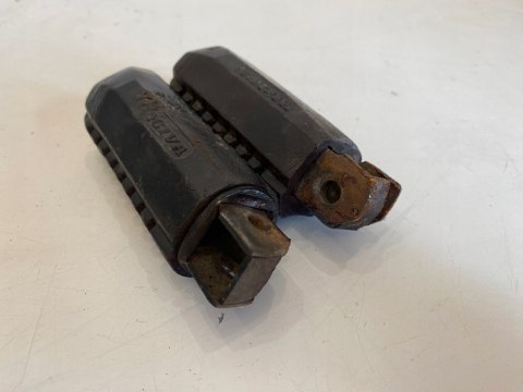 CAGIVA W8 125 PODNÓŻKI PASAŻERA KPL X2 PODNÓŻEK PRAWY LEWY CAGIVA W8 125 PODNÓŻKI PASAŻERA KPL X2 PODNÓŻEK PRAWY LEWY