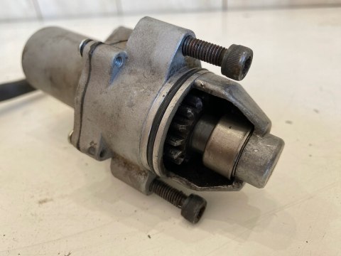 RIEJU RS2 MATRIX 50 125 ROZRUSZNIK STARTER ELEKTRYCZNY BENDIX