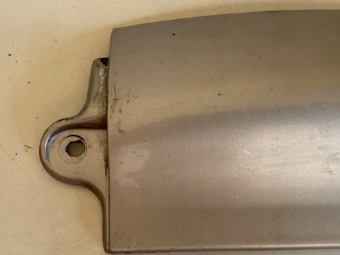 SUZUKI GSXF GSX-F 750 ŁĄCZNIK ZADUPKA PLASTIK OWIEWKA WYPEŁNIENIE