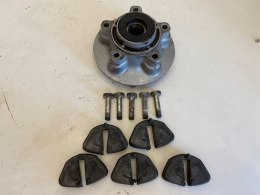 SUZUKI GSXF GSX-F 750 ZABIERAK GUMY ZABIERAKA KOŁA TYLNEGO TYŁ KPL