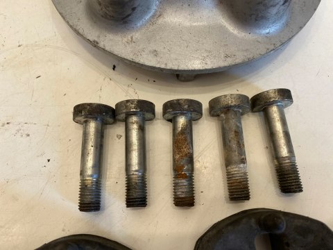 SUZUKI GSXF GSX-F 750 ZABIERAK GUMY ZABIERAKA KOŁA TYLNEGO TYŁ KPL SUZUKI GSXF GSX-F 750 ZABIERAK GUMY ZABIERAKA KOŁA TYLNEGO TYŁ KPL