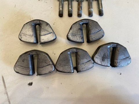 SUZUKI GSXF GSX-F 750 ZABIERAK GUMY ZABIERAKA KOŁA TYLNEGO TYŁ KPL SUZUKI GSXF GSX-F 750 ZABIERAK GUMY ZABIERAKA KOŁA TYLNEGO TYŁ KPL