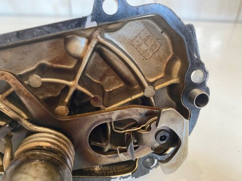 YAMAHA FZS FAZER 1000 DEKIEL POKRYWA SKRZYNI BIEGÓW KAPA YAMAHA FZS FAZER 1000 DEKIEL POKRYWA SKRZYNI BIEGÓW KAPA