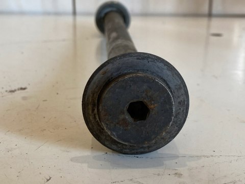 YAMAHA FZS FAZER 1000 OŚ OŚKA SZPILKA KOŁA