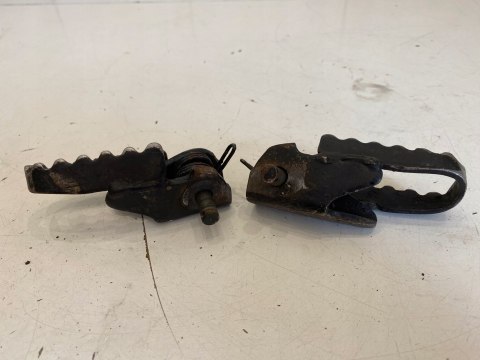HONDA CRM 50 PODNÓŻKI PODNÓŻEK PRAWY LEWY KPL X2 HONDA CRM 50 PODNÓŻKI PODNÓŻEK PRAWY LEWY KPL X2