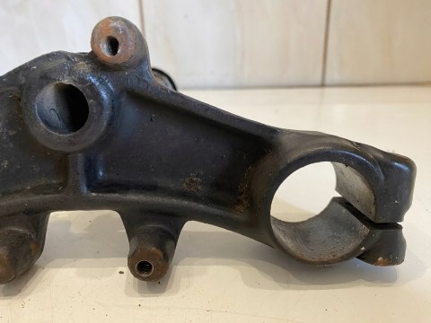 HONDA CRM 50 PÓŁKA DOLNA ZAWIESZENIA AMORTYZATORÓW