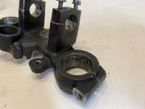 HONDA CRM 50 PÓŁKA GÓRNA ZAWIESZENIA AMORTYZATORÓW