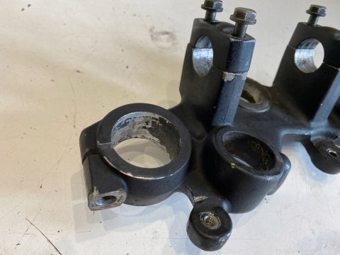 HONDA CRM 50 PÓŁKA GÓRNA ZAWIESZENIA AMORTYZATORÓW