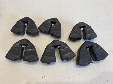 SUZUKI GSX 400E 400 E 82-87 GUMY ZABIERAKA KOMPLET SUZUKI GSX 400E 400 E 82-87 GUMY ZABIERAKA KOMPLET