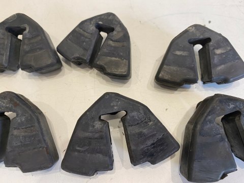 SUZUKI GSX 400E 400 E 82-87 GUMY ZABIERAKA KOMPLET SUZUKI GSX 400E 400 E 82-87 GUMY ZABIERAKA KOMPLET