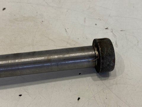 SUZUKI GSX 400E 400 E 82-87 OŚ OŚKA SZPILKA KOŁA SUZUKI GSX 400E 400 E 82-87 OŚ OŚKA SZPILKA KOŁA