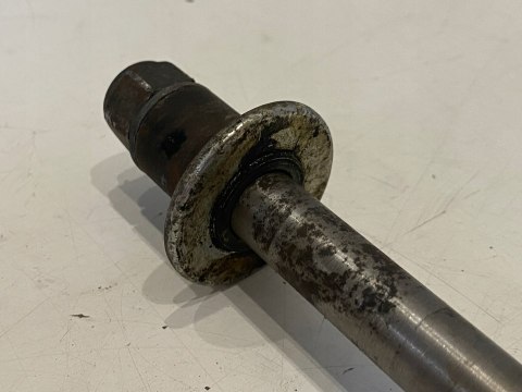 SUZUKI GSX 400E 400 E 82-87 OŚ OŚKA SZPILKA KOŁA SUZUKI GSX 400E 400 E 82-87 OŚ OŚKA SZPILKA KOŁA