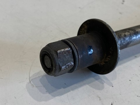 SUZUKI GSX 400E 400 E 82-87 OŚ OŚKA SZPILKA KOŁA SUZUKI GSX 400E 400 E 82-87 OŚ OŚKA SZPILKA KOŁA