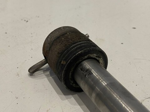 SUZUKI GSX 400E 400 E 82-87 OŚ OŚKA SZPILKA KOŁA SUZUKI GSX 400E 400 E 82-87 OŚ OŚKA SZPILKA KOŁA