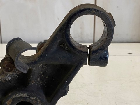 SUZUKI GSX 400E 400 E 82-87 PÓŁKA DOLNA ZAWIESZENIA AMORTYZATORÓW SUZUKI GSX 400E 400 E 82-87 PÓŁKA DOLNA ZAWIESZENIA AMORTYZATORÓW