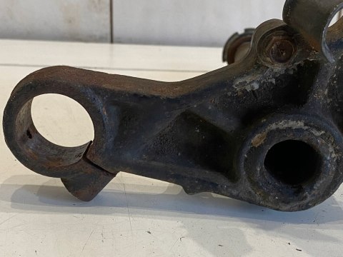SUZUKI GSX 400E 400 E 82-87 PÓŁKA DOLNA ZAWIESZENIA AMORTYZATORÓW SUZUKI GSX 400E 400 E 82-87 PÓŁKA DOLNA ZAWIESZENIA AMORTYZATORÓW