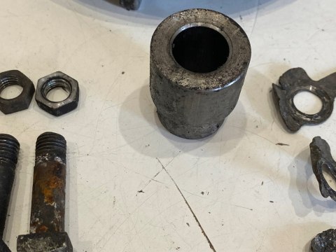 SUZUKI GSX 400E 400 E 82-87 ZABIERAK KOŁA ŚRUBY PODKŁADKI KOMPLET