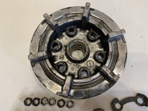 SUZUKI GSX 400E 400 E 82-87 ZABIERAK KOŁA ŚRUBY PODKŁADKI KOMPLET