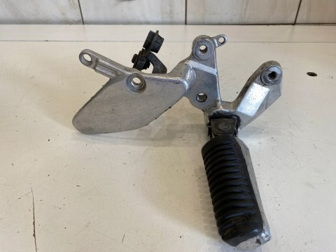 YAMAHA YZF 1000 R THUNDERACE 96-03 SET PODNÓŻEK KIEROWCY PRAWY YAMAHA YZF 1000 R THUNDERACE 96-03 SET PODNÓŻEK KIEROWCY PRAWY