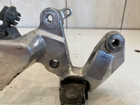 YAMAHA YZF 1000 R THUNDERACE 96-03 SET PODNÓŻEK KIEROWCY PRAWY YAMAHA YZF 1000 R THUNDERACE 96-03 SET PODNÓŻEK KIEROWCY PRAWY
