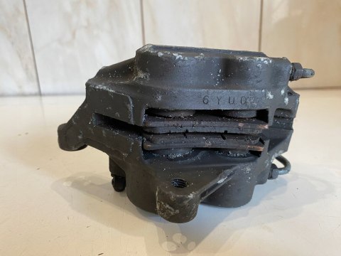 YAMAHA YZF 1000 R THUNDERACE 96-03 ZACISK HAMULCOWY LEWY