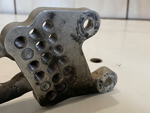 HONDA CBR 1000RR SC57 04-07 LEWY SET KIEROWCY PODNÓŻEK AKCESORYJNY