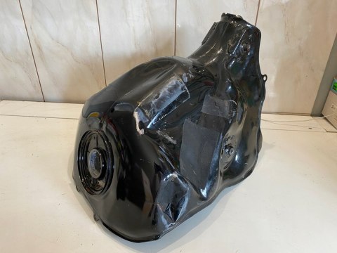 HONDA CBR 1000RR SC57 04-07 ZBIORNIK BAK PALIWA HONDA CBR 1000RR SC57 04-07 ZBIORNIK BAK PALIWA
