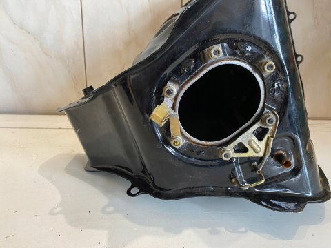 HONDA CBR 1000RR SC57 04-07 ZBIORNIK BAK PALIWA HONDA CBR 1000RR SC57 04-07 ZBIORNIK BAK PALIWA