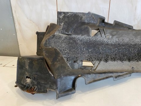 HONDA VFR 750 RC 24 WYPEŁNIENIE OGONA PLASTIK