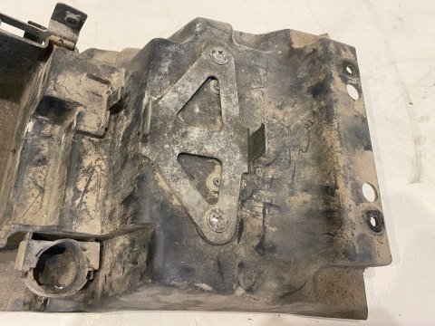 KAWASAKI ZXR 750 SCHOWEK AKUMULATORA PODSTAWA WYPEŁNIENIE PLASTIK