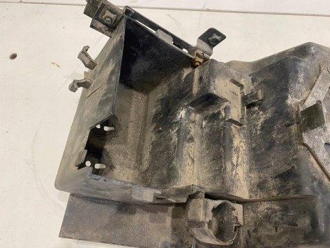 KAWASAKI ZXR 750 SCHOWEK AKUMULATORA PODSTAWA WYPEŁNIENIE PLASTIK