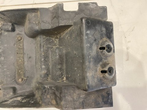 KAWASAKI ZXR 750 SCHOWEK AKUMULATORA PODSTAWA WYPEŁNIENIE PLASTIK