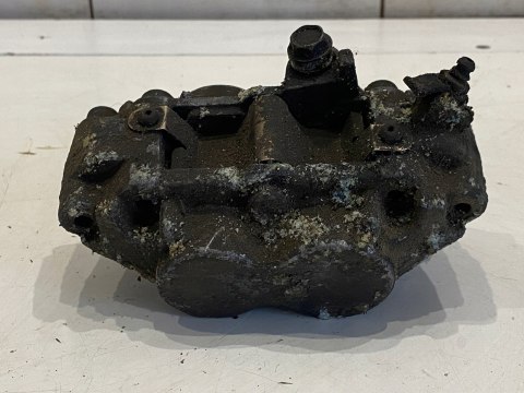 KAWASAKI ZXR 750 ZACISK HAMULCOWY PRZEDNI PRZÓD KAWASAKI ZXR 750 ZACISK HAMULCOWY PRZEDNI PRZÓD