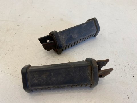 PEUGEOT XP 50 PODNÓŻEK PODNÓŻKI PASAŻERA KOMPLET X2