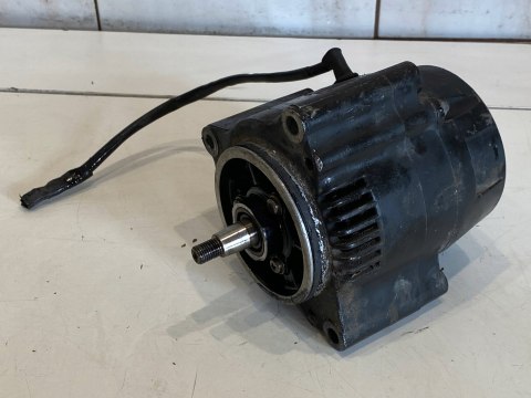 SUZUKI GSX-R GSXR 1100 1052CC U706 GU74D 86' ALTERNATOR 31400-06B00 100211 SUZUKI GSX-R GSXR 1100 1052CC U706 GU74D 86' ALTERNATOR 31400-06B00 100211
