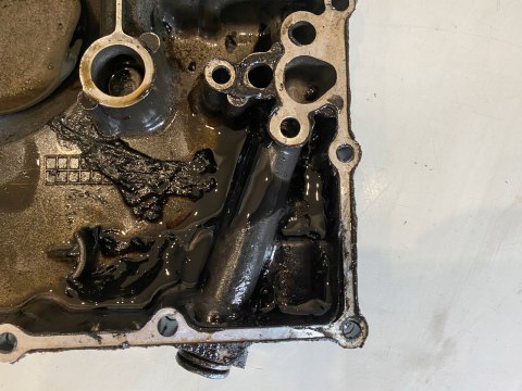 SUZUKI GSX-R GSXR 1100 1052CC U706 GU74D 86' MISKA OLEJOWA DEKIEL KAPA SUZUKI GSX-R GSXR 1100 1052CC U706 GU74D 86' MISKA OLEJOWA DEKIEL KAPA