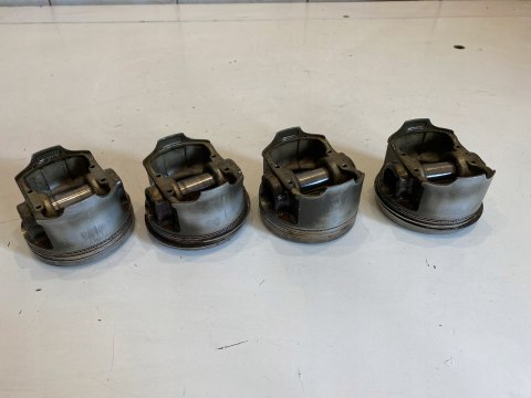 SUZUKI GSX-R GSXR 1100 1052CC U706 GU74D 86' WAŁ KORBOWY KORBOWODY KORBA SUZUKI GSX-R GSXR 1100 1052CC U706 GU74D 86' WAŁ KORBOWY KORBOWODY KORBA
