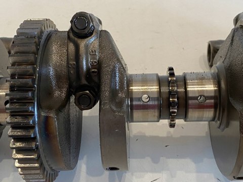 SUZUKI GSX-R GSXR 1100 1052CC U706 GU74D 86' WAŁ KORBOWY KORBOWODY KORBA