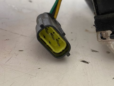 TRIUMPH SPRINT 1050 ST 05-10 LAMPA TYŁ TYLNA REFLEKTOR